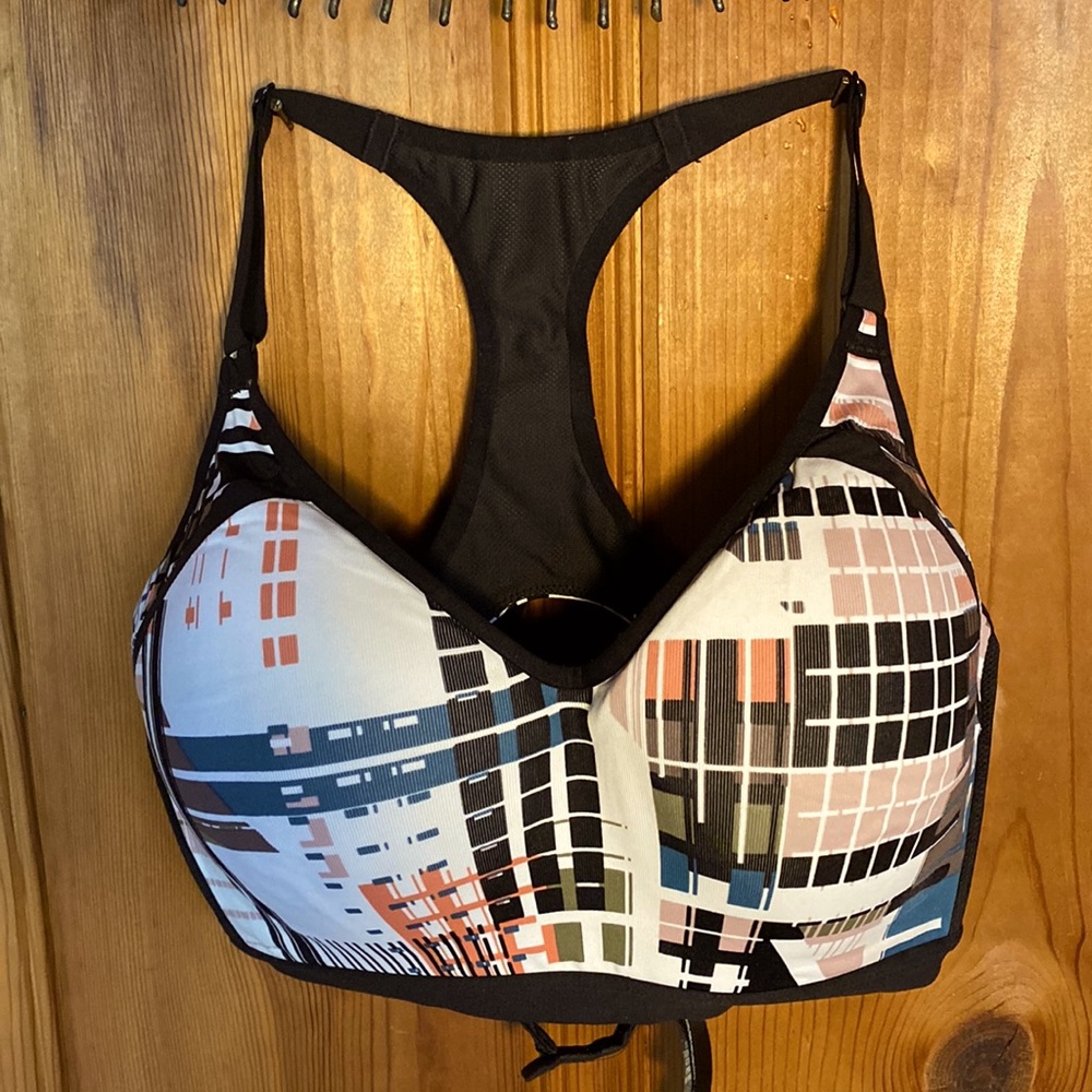 Victoria Sport 34DD